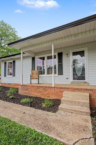 804 3rd St, Lawrenceburg, TN 38464