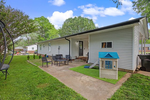 804 3rd St, Lawrenceburg, TN 38464
