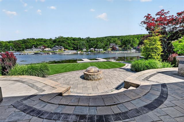 2 Grove Avenue, Greenwood Lake, NY 10925