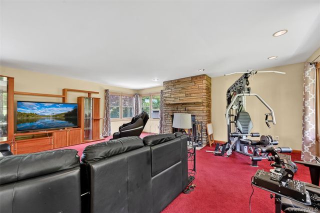 2 Grove Avenue, Greenwood Lake, NY 10925