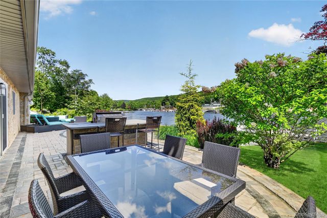 2 Grove Avenue, Greenwood Lake, NY 10925