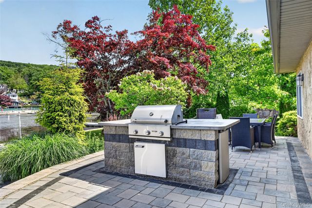 2 Grove Avenue, Greenwood Lake, NY 10925