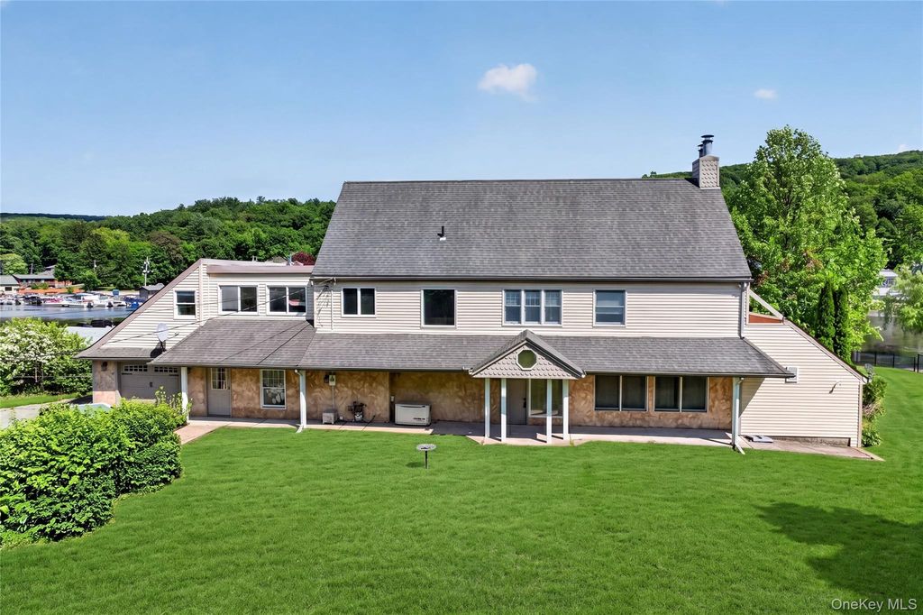 2 Grove Avenue, Greenwood Lake, NY 10925