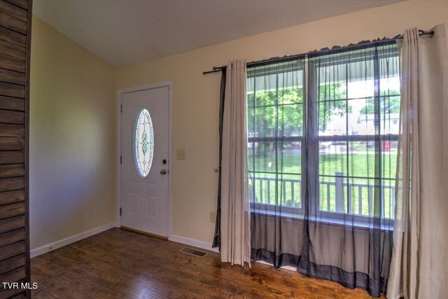 152 Faith Circle, Johnson City, TN 37604