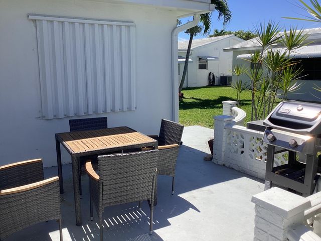 606 SW 15th Street, Boynton Beach, FL 33426