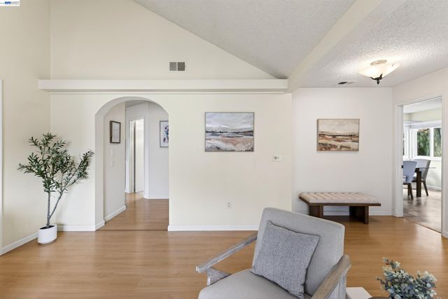 137 PARFAIT LN, Alameda, CA 94502