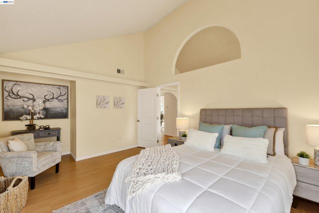 137 PARFAIT LN, Alameda, CA 94502