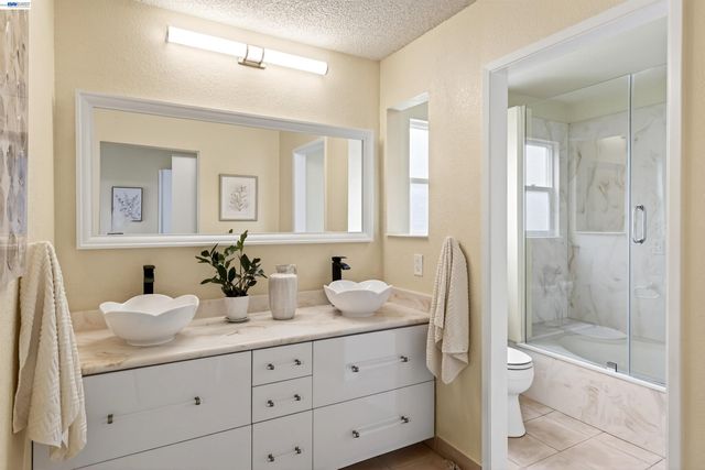 137 PARFAIT LN, Alameda, CA 94502