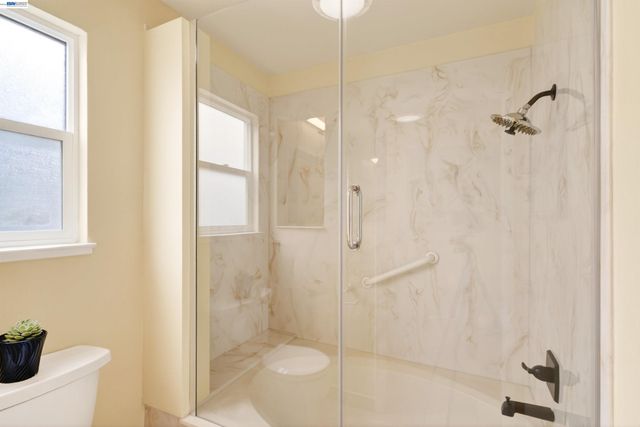 137 PARFAIT LN, Alameda, CA 94502