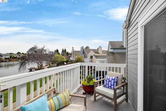 137 PARFAIT LN, Alameda, CA 94502