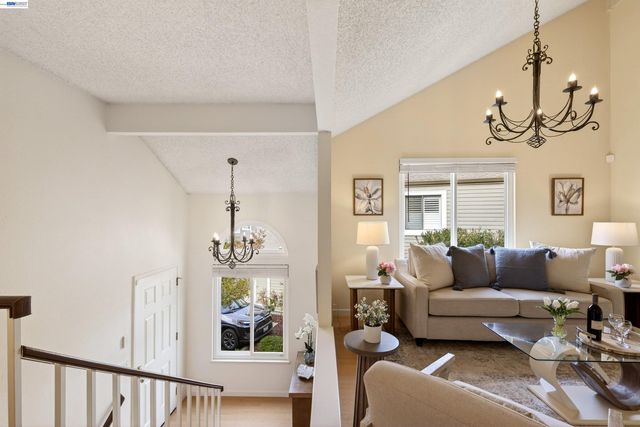 137 PARFAIT LN, Alameda, CA 94502