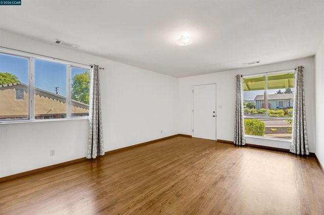 2187 Pyramid Dr, Richmond, CA 94803
