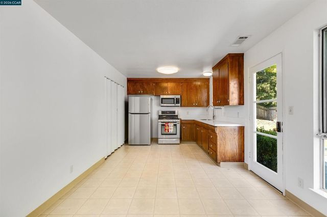 2187 Pyramid Dr, Richmond, CA 94803