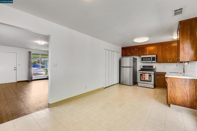 2187 Pyramid Dr, Richmond, CA 94803