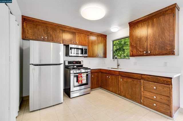 2187 Pyramid Dr, Richmond, CA 94803