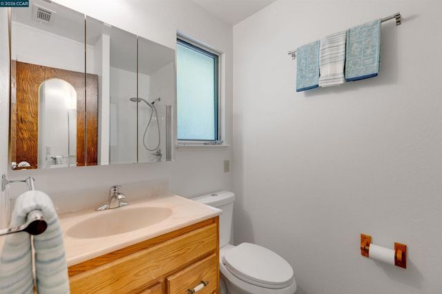 2187 Pyramid Dr, Richmond, CA 94803