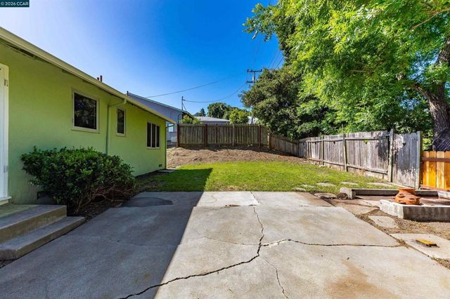 2187 Pyramid Dr, Richmond, CA 94803