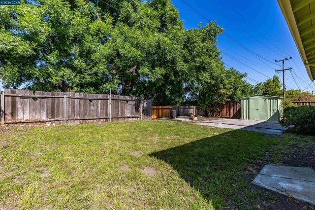 2187 Pyramid Dr, Richmond, CA 94803
