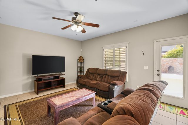 3104 JAVA CHIP Place, El Paso, TX 79938