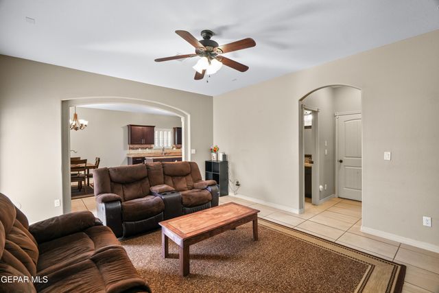 3104 JAVA CHIP Place, El Paso, TX 79938