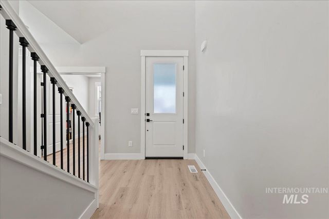 348 S Quincannon Ln, Star, ID 83669