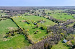 8133 North Hummingbird Lane, Springfield, MO 65803