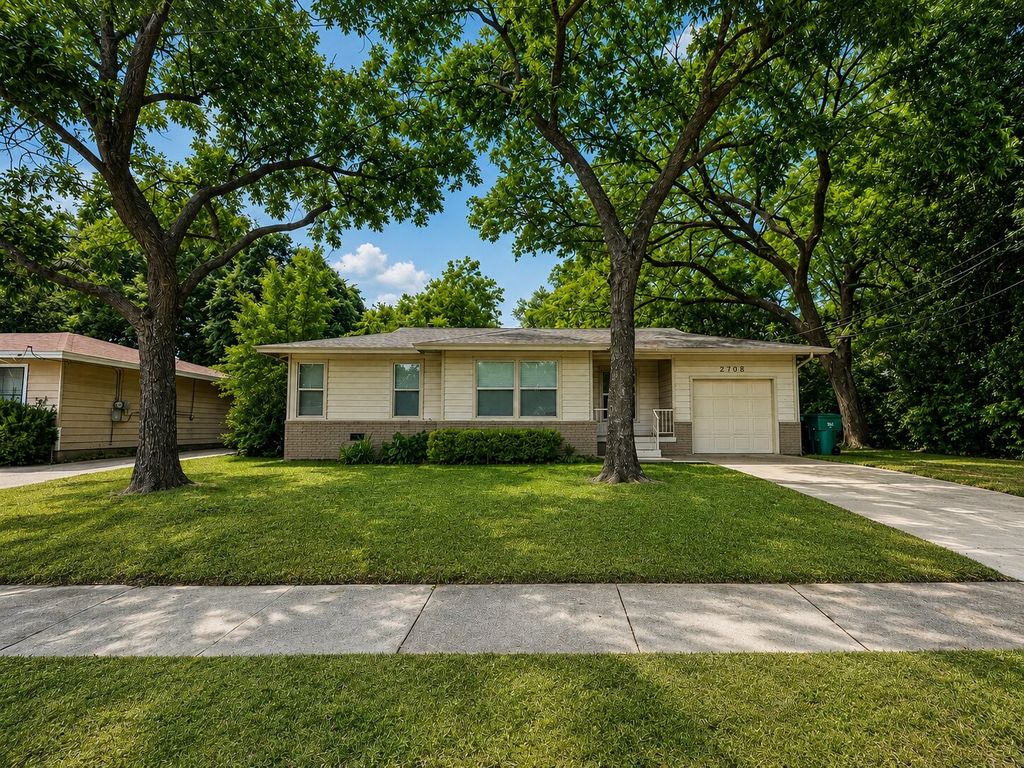2708 Hunter Street, Fort Worth, TX 76112