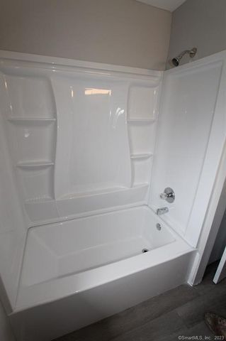 1400 Meriden Road APT 5-2, Waterbury, CT 06705