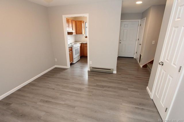 1400 Meriden Road APT 5-2, Waterbury, CT 06705