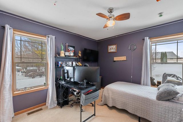 1900 Hillside ROAD, Slinger, WI 53086