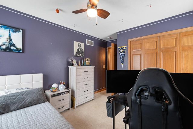 1900 Hillside ROAD, Slinger, WI 53086