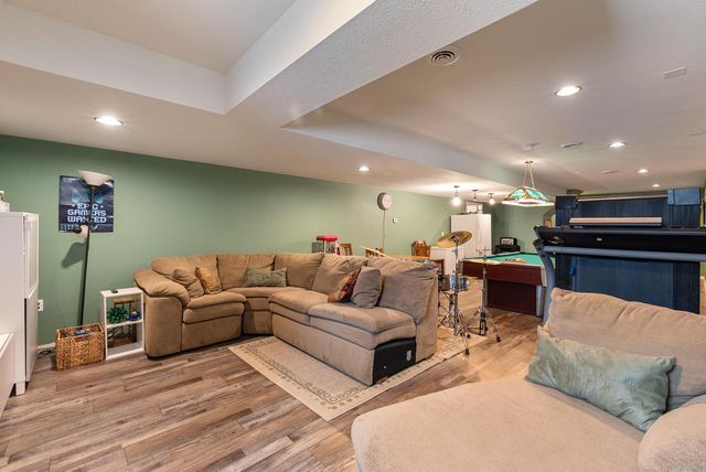 1900 Hillside ROAD, Slinger, WI 53086