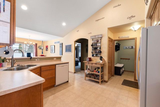 1900 Hillside ROAD, Slinger, WI 53086