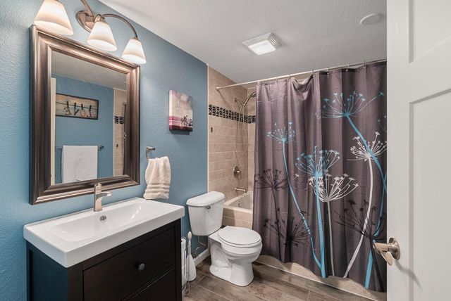 1900 Hillside ROAD, Slinger, WI 53086