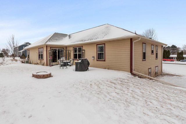 1900 Hillside ROAD, Slinger, WI 53086
