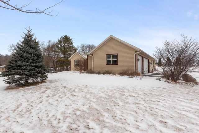 1900 Hillside ROAD, Slinger, WI 53086