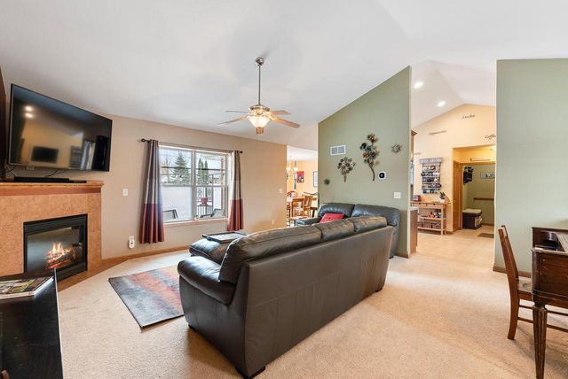 1900 Hillside ROAD, Slinger, WI 53086