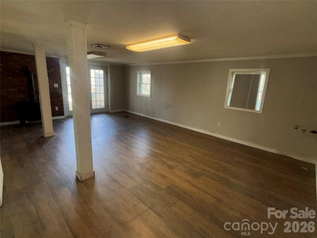 2618 32nd Avenue NE, Hickory, NC 28601