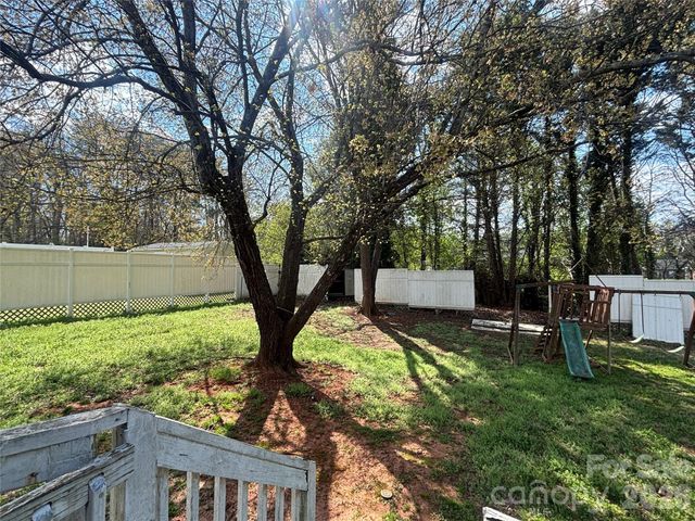 2618 32nd Avenue NE, Hickory, NC 28601