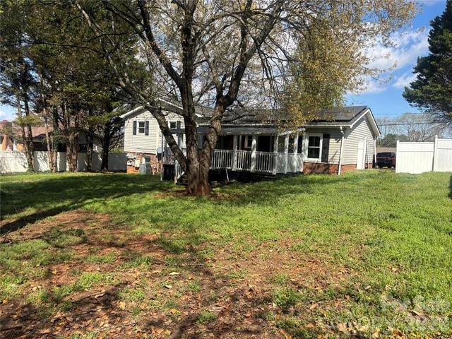 2618 32nd Avenue NE, Hickory, NC 28601