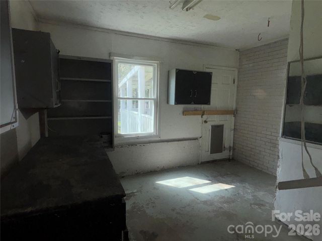 2618 32nd Avenue NE, Hickory, NC 28601
