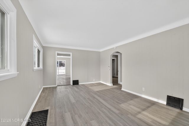 823 N Byrne Road, Toledo, OH 43607