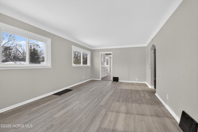 823 N Byrne Road, Toledo, OH 43607