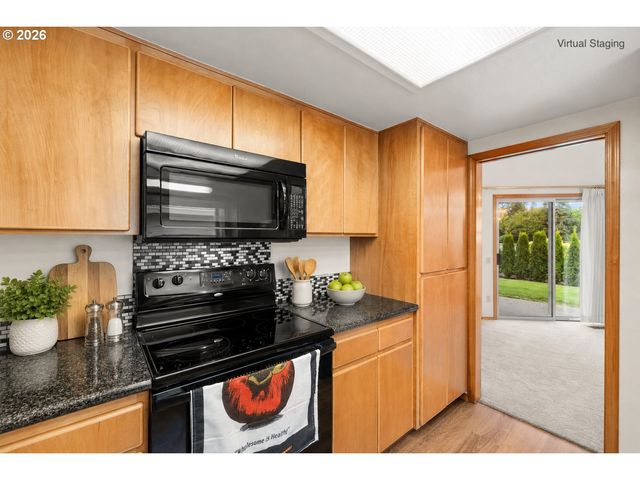15134 Ne SUMMERPLACE Dr, Portland, OR 97230
