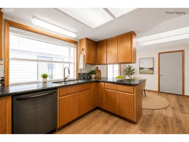 15134 Ne SUMMERPLACE Dr, Portland, OR 97230
