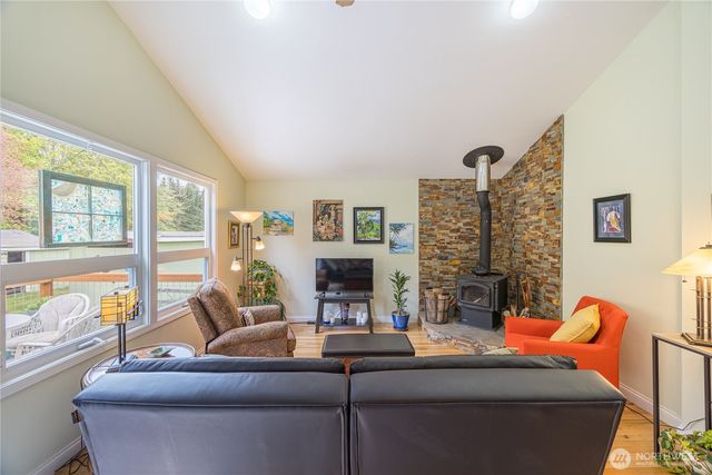 430 Black Diamond Road, Port Angeles, WA 98363