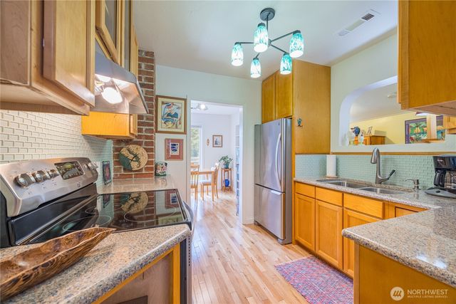 430 Black Diamond Road, Port Angeles, WA 98363