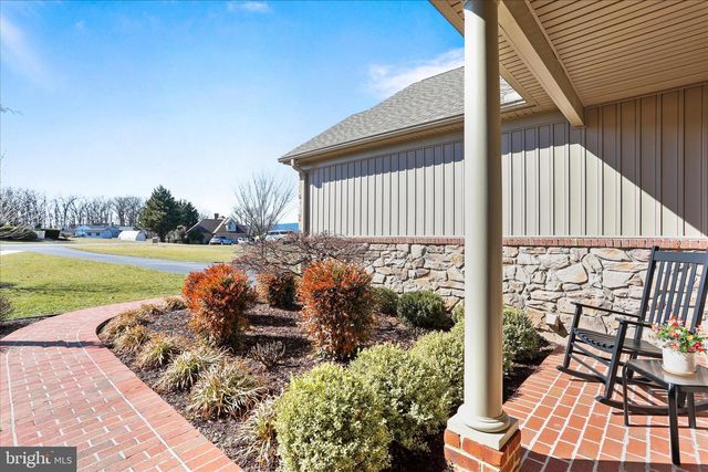 1464 HIGHFIELD COURT, Chambersburg, PA 17202