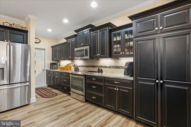 1464 HIGHFIELD COURT, Chambersburg, PA 17202