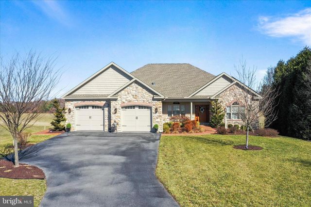 1464 HIGHFIELD COURT, Chambersburg, PA 17202